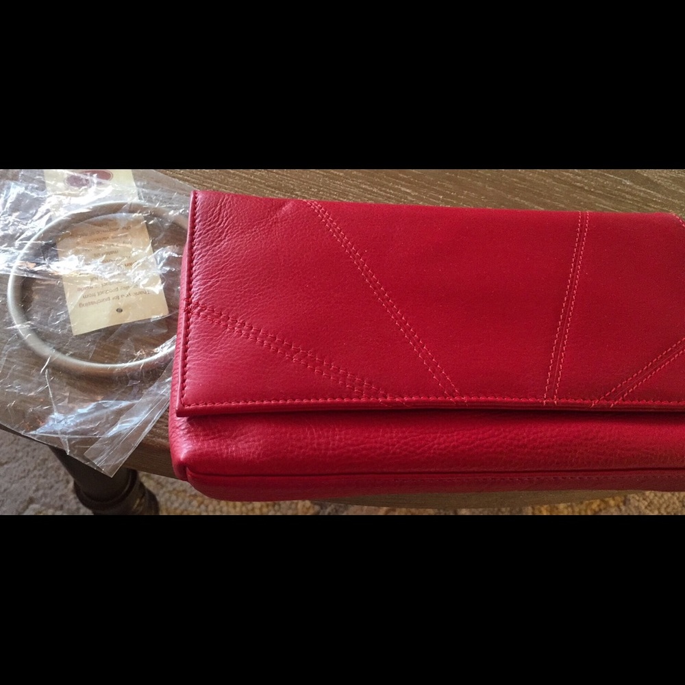 Clutch-Leather “NWT”